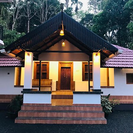 Partho Home Stay Padinjarathara Luaran gambar