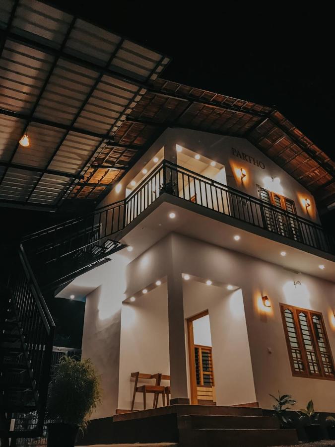Partho Home Stay Padinjarathara Luaran gambar