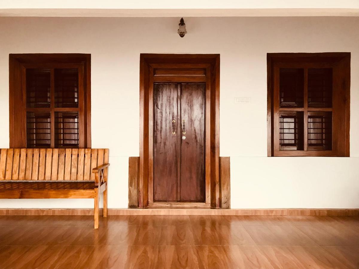 Partho Home Stay Padinjarathara Luaran gambar